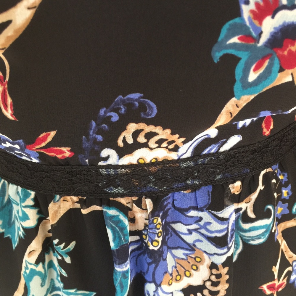 ⭐️CLEARANCE ⭐️WH/BM size 6 - Picture 6 of 7